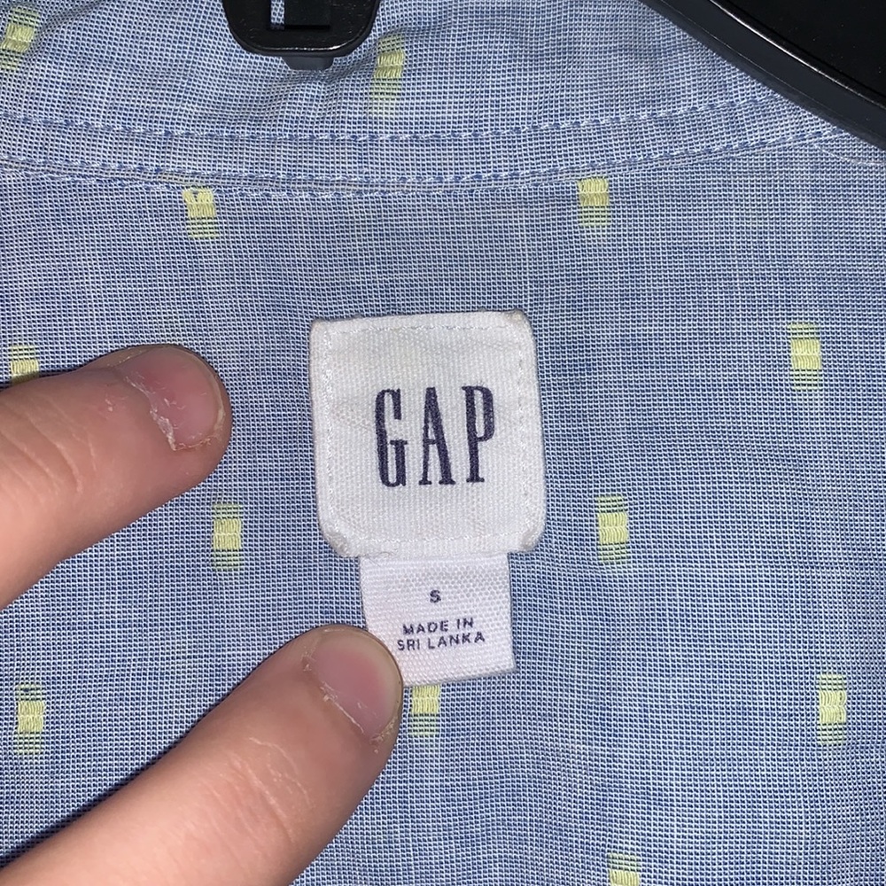 Gap long sleeve button up - Picture 3 of 3